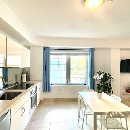 Beachfront Apt In Carlyle Hotel On Ocean Drive 마이애미 비치 외부 사진