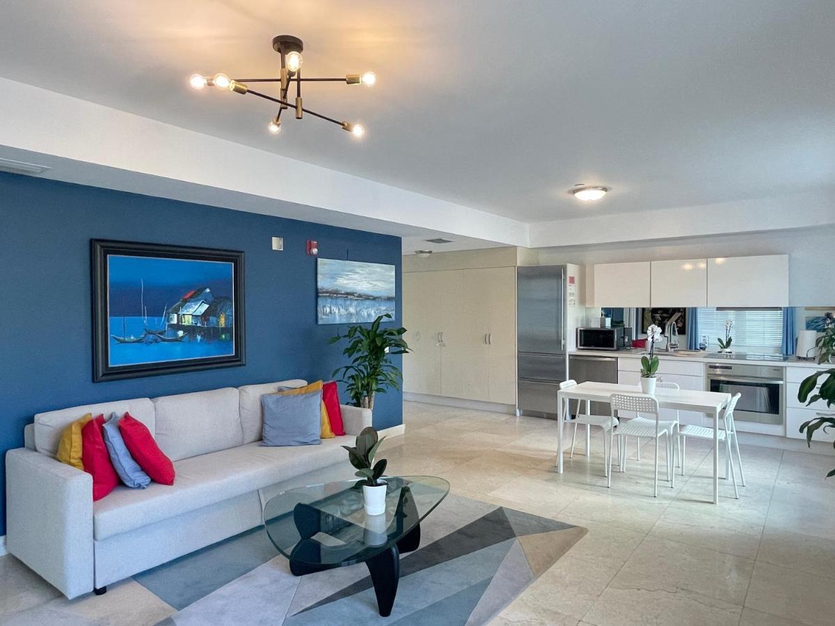 Beachfront Apt In Carlyle Hotel On Ocean Drive 마이애미 비치 외부 사진